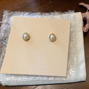 Olive & Piper gold/pearl Stud Earrings